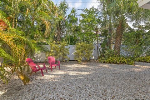 House in Sarasota, Florida 4 bedrooms, 163.51 sq.m. № 2238639 - photo 28