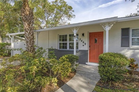 House in Sarasota, Florida 4 bedrooms, 163.51 sq.m. № 2238639 - photo 2