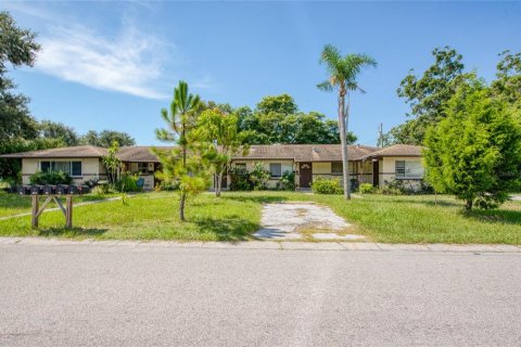 Commercial property in Clearwater, Florida 30 bedrooms, 272.3 sq.m. № 1878164 - photo 1