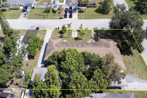 Commercial property in Clearwater, Florida 30 bedrooms, 272.3 sq.m. № 1878164 - photo 7