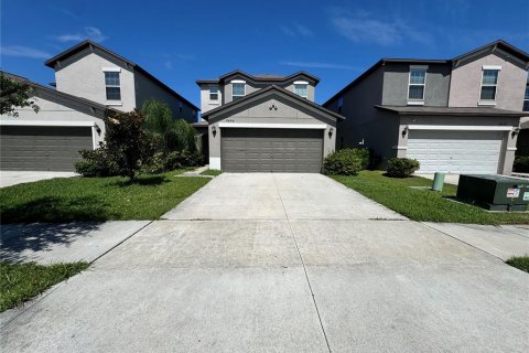 House in Tampa, Florida 4 bedrooms, 192.59 sq.m. № 1795309 - photo 1