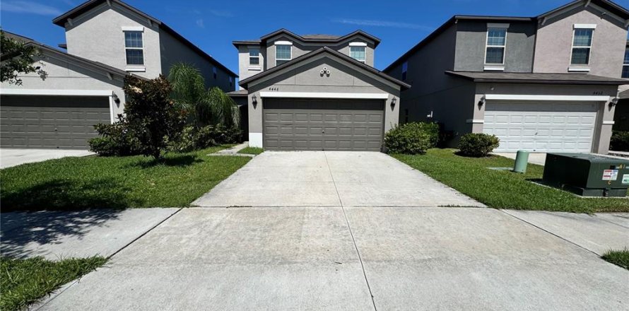 House in Tampa, Florida 4 bedrooms, 192.59 sq.m. № 1795309