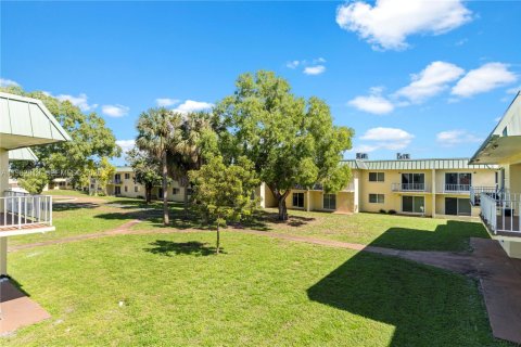 Condo à Miami Gardens, Floride, 2 chambres  № 2024149