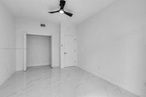 House in Miami Lakes, Florida 4 bedrooms, 243.4 sq.m. № 1946996 - photo 29