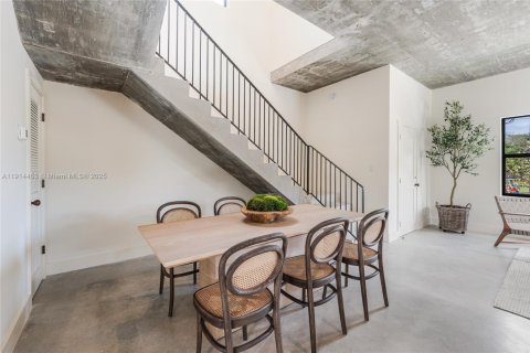 Casa en venta en Miami, Florida, 3 dormitorios, 148.64 m2 № 1970001 - foto 11