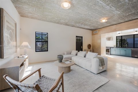 Casa en venta en Miami, Florida, 3 dormitorios, 148.64 m2 № 1970001 - foto 8