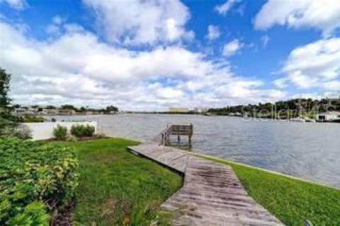 Villa ou maison à louer à Largo, Floride: 3 chambres, 243.78 m2 № 1722089 - photo 2