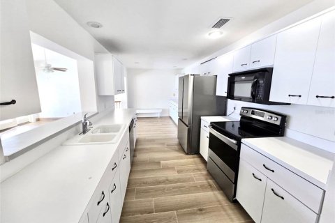 Villa ou maison à louer à Largo, Floride: 3 chambres, 243.78 m2 № 1722089 - photo 5