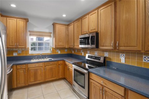 House in Coral Springs, Florida 3 bedrooms, 200.67 sq.m. № 1739970 - photo 9