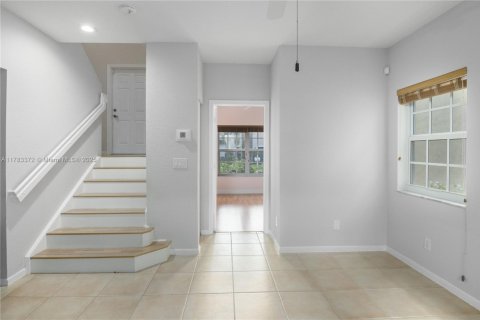 House in Coral Springs, Florida 3 bedrooms, 200.67 sq.m. № 1739970 - photo 30