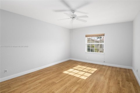 House in Coral Springs, Florida 3 bedrooms, 200.67 sq.m. № 1739970 - photo 15
