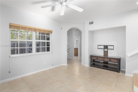 House in Coral Springs, Florida 3 bedrooms, 200.67 sq.m. № 1739970 - photo 27