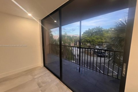 Condo in Miami, Florida, 3 bedrooms  № 2082129 - photo 6