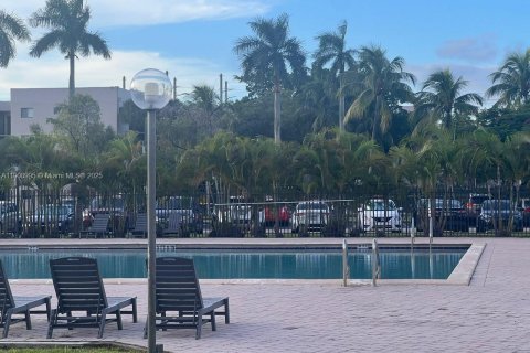 Condo in Miami, Florida, 3 bedrooms  № 2082129 - photo 14