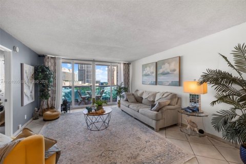 Condo in Miami Beach, Florida, 1 bedroom  № 2052886 - photo 8