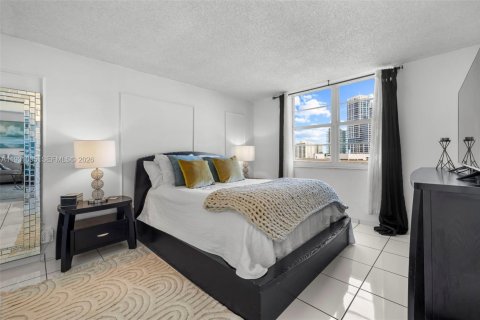 Condo in Miami Beach, Florida, 1 bedroom  № 2052886 - photo 19