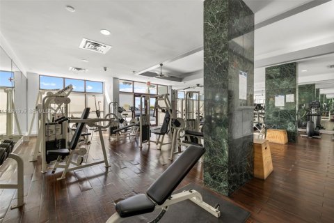 Condo in Miami Beach, Florida, 1 bedroom  № 2052886 - photo 25