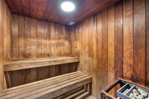 Condo in Miami Beach, Florida, 1 bedroom  № 2052886 - photo 27