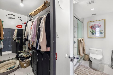 Condo in Miami Beach, Florida, 1 bedroom  № 2052886 - photo 22