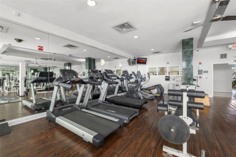 Condo in Miami Beach, Florida, 1 bedroom  № 2052886 - photo 26