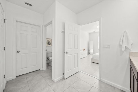 House in Port St. Lucie, Florida 4 bedrooms, 169.73 sq.m. № 2423459 - photo 12