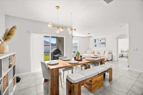 House in Port St. Lucie, Florida 4 bedrooms, 169.73 sq.m. № 2423459 - photo 6