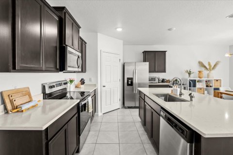 House in Port St. Lucie, Florida 4 bedrooms, 169.73 sq.m. № 2423459 - photo 5
