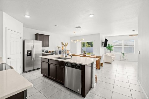 House in Port St. Lucie, Florida 4 bedrooms, 169.73 sq.m. № 2423459 - photo 4