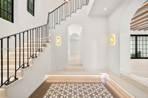 House in Miami, Florida 7 bedrooms № 1964759 - photo 19