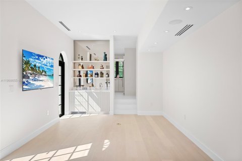House in Miami, Florida 7 bedrooms № 1964759 - photo 29