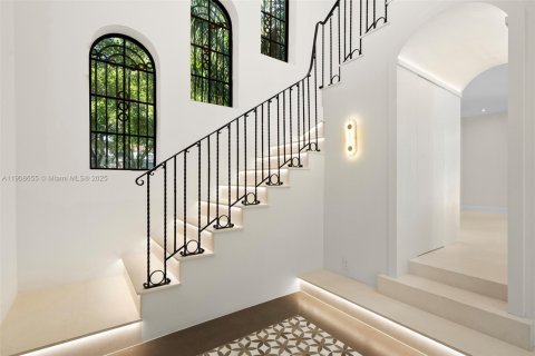 House in Miami, Florida 7 bedrooms № 1964759 - photo 18