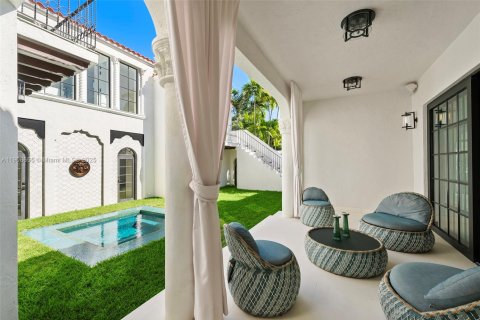 House in Miami, Florida 7 bedrooms № 1964759 - photo 9