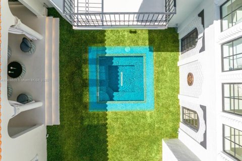 House in Miami, Florida 7 bedrooms № 1964759 - photo 6