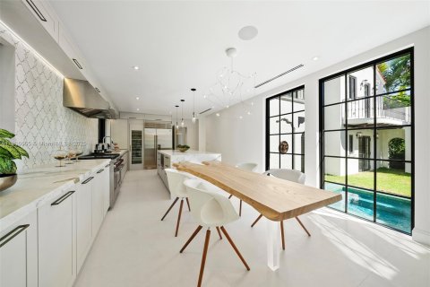 House in Miami, Florida 7 bedrooms № 1964759 - photo 21