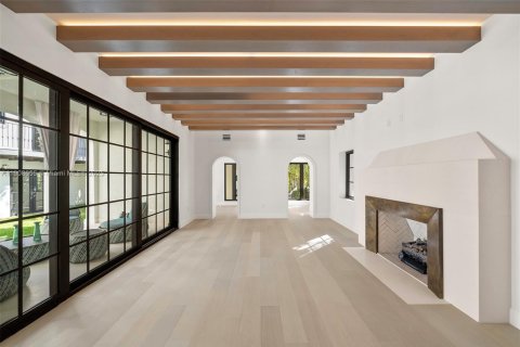 House in Miami, Florida 7 bedrooms № 1964759 - photo 11