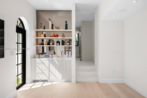 House in Miami, Florida 7 bedrooms № 1964759 - photo 28