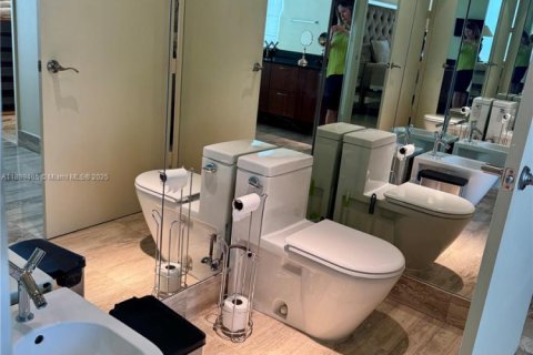 Condo in Sunny Isles Beach, Florida, 3 bedrooms № 1944876 - photo 16