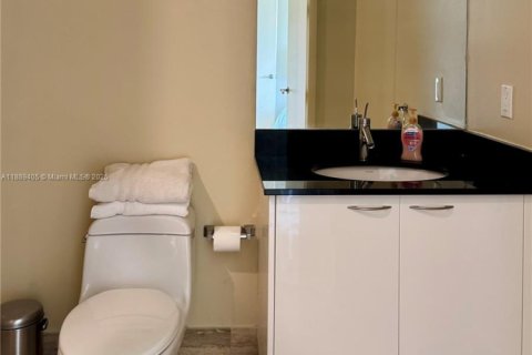 Condo in Sunny Isles Beach, Florida, 3 bedrooms № 1944876 - photo 21