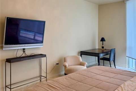 Condo in Sunny Isles Beach, Florida, 3 bedrooms № 1944876 - photo 19