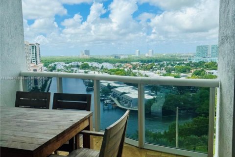 Condo in Sunny Isles Beach, Florida, 3 bedrooms № 1944876 - photo 7