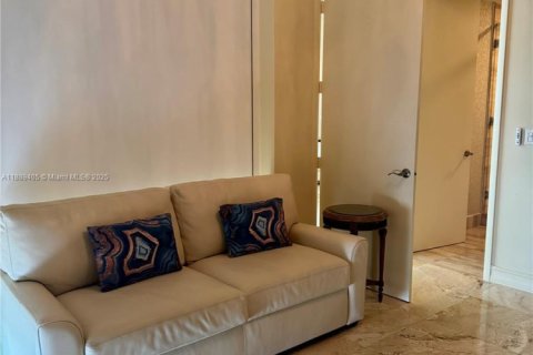 Condo in Sunny Isles Beach, Florida, 3 bedrooms № 1944876 - photo 23