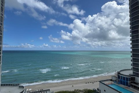 Condo in Sunny Isles Beach, Florida, 3 bedrooms № 1944876 - photo 28