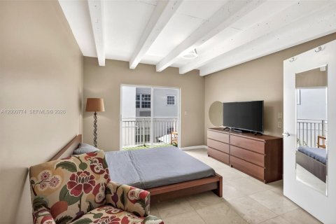 Condo in Miami Beach, Florida, 1 bedroom  № 2065243 - photo 12