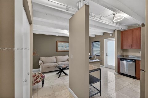 Condo in Miami Beach, Florida, 1 bedroom  № 2065243 - photo 24