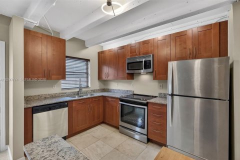 Condo in Miami Beach, Florida, 1 bedroom  № 2065243 - photo 25