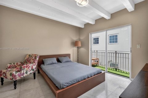 Condo in Miami Beach, Florida, 1 bedroom  № 2065243 - photo 14