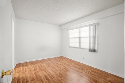 Купить кондоминиум в Пемброк-Пайнс, Флорида 3 комнаты, 125.51м2, № 2083384 - фото 28