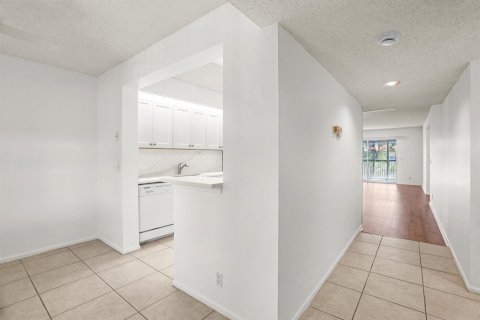 Купить кондоминиум в Пемброк-Пайнс, Флорида 3 комнаты, 125.51м2, № 2083384 - фото 6