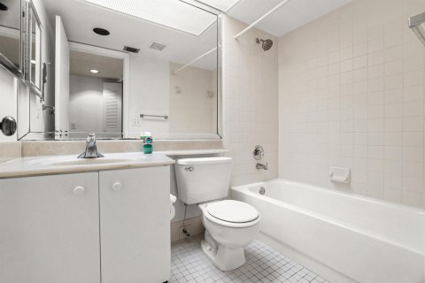 Купить кондоминиум в Пемброк-Пайнс, Флорида 3 комнаты, 125.51м2, № 2083384 - фото 27
