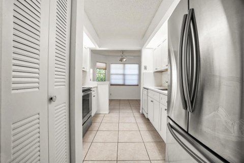 Купить кондоминиум в Пемброк-Пайнс, Флорида 3 комнаты, 125.51м2, № 2083384 - фото 11